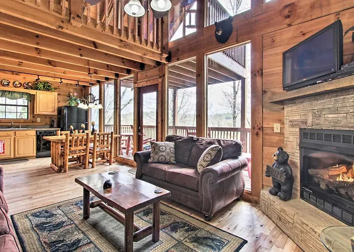 Sevierville Sanctuary Hot Tub, Pool Table And Deck!
