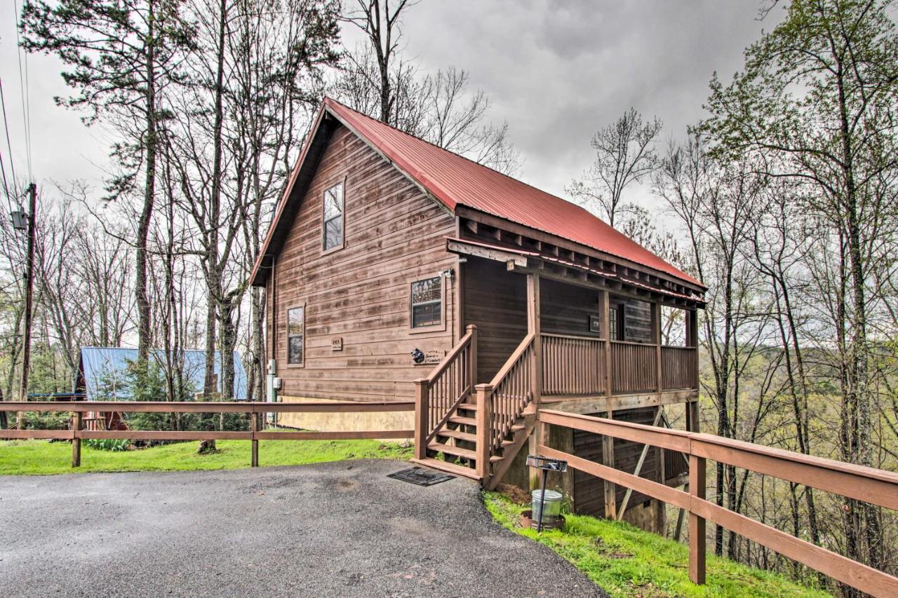 Holiday home Sanctuary Hot Tub, Pool Table And Deck! *
