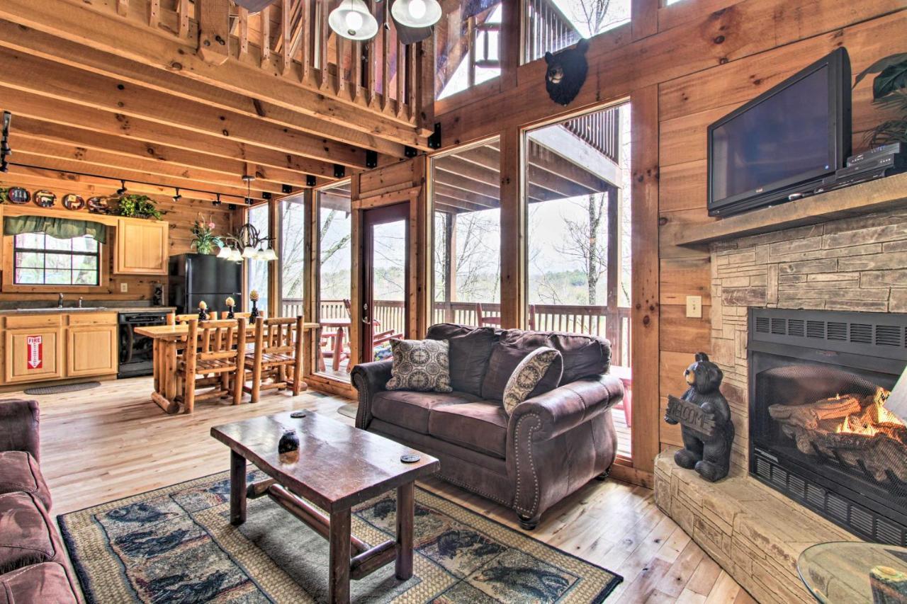 Sanctuary Hot Tub, Pool Table And Deck! Sevierville