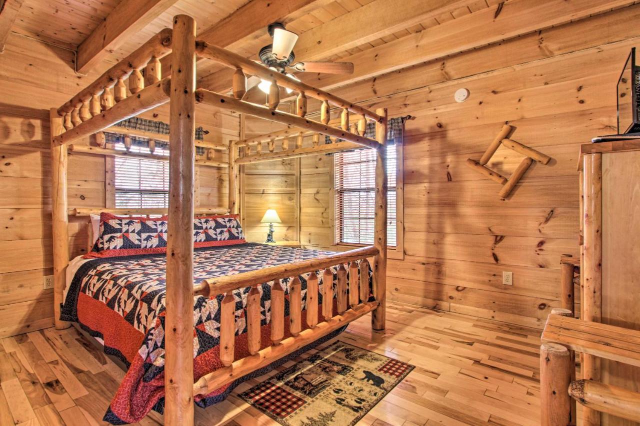 Sanctuary Hot Tub, Pool Table And Deck! * Sevierville
