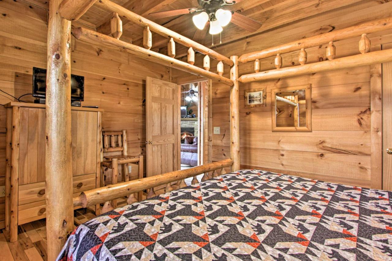 Sanctuary Hot Tub, Pool Table And Deck! * Sevierville