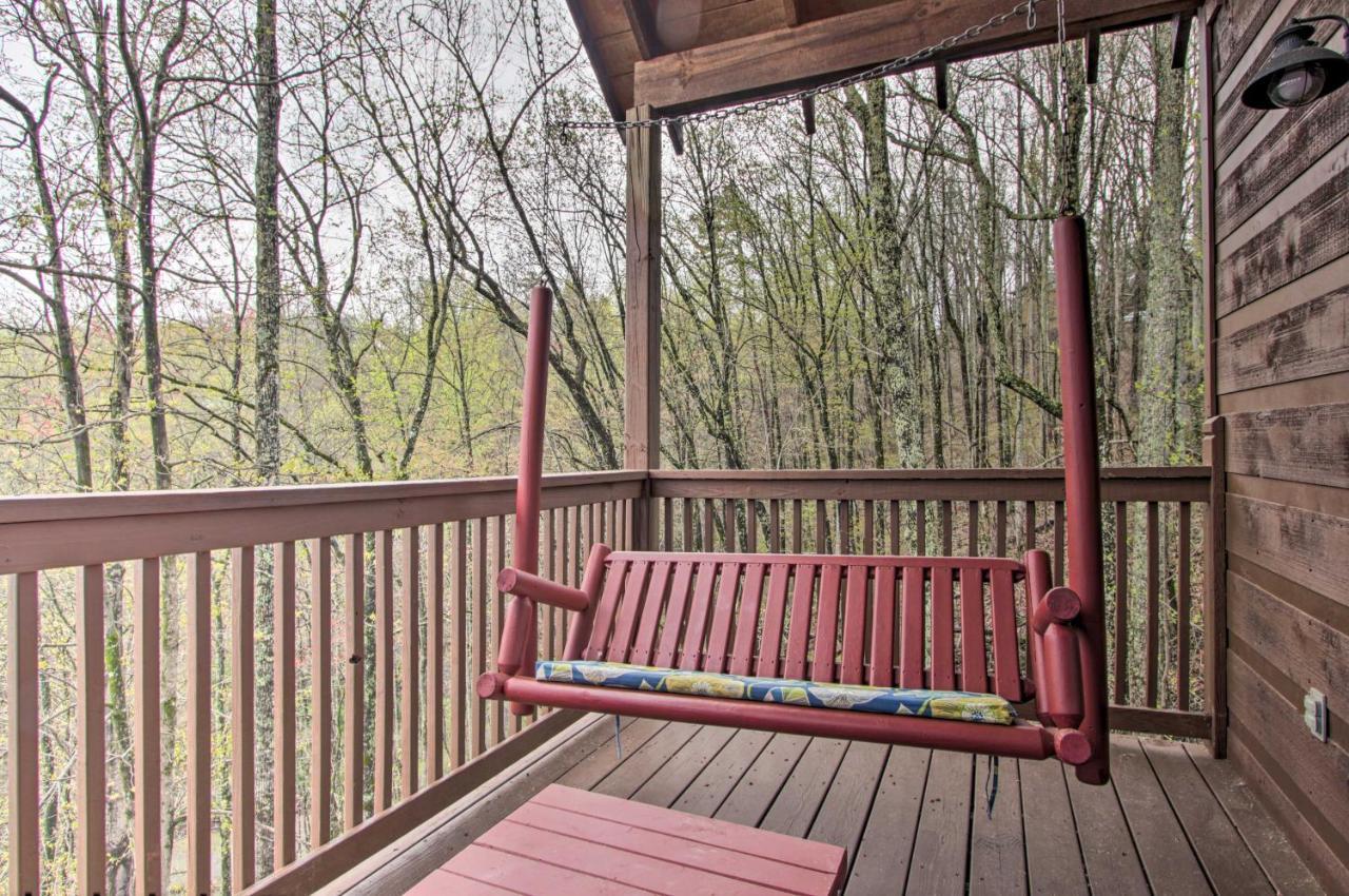 Holiday home Sanctuary Hot Tub, Pool Table And Deck!