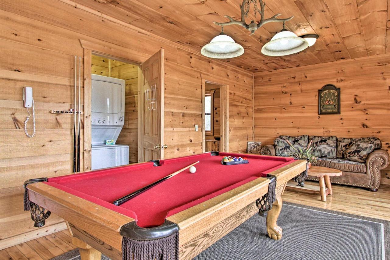 Sanctuary Hot Tub, Pool Table And Deck! Holiday home