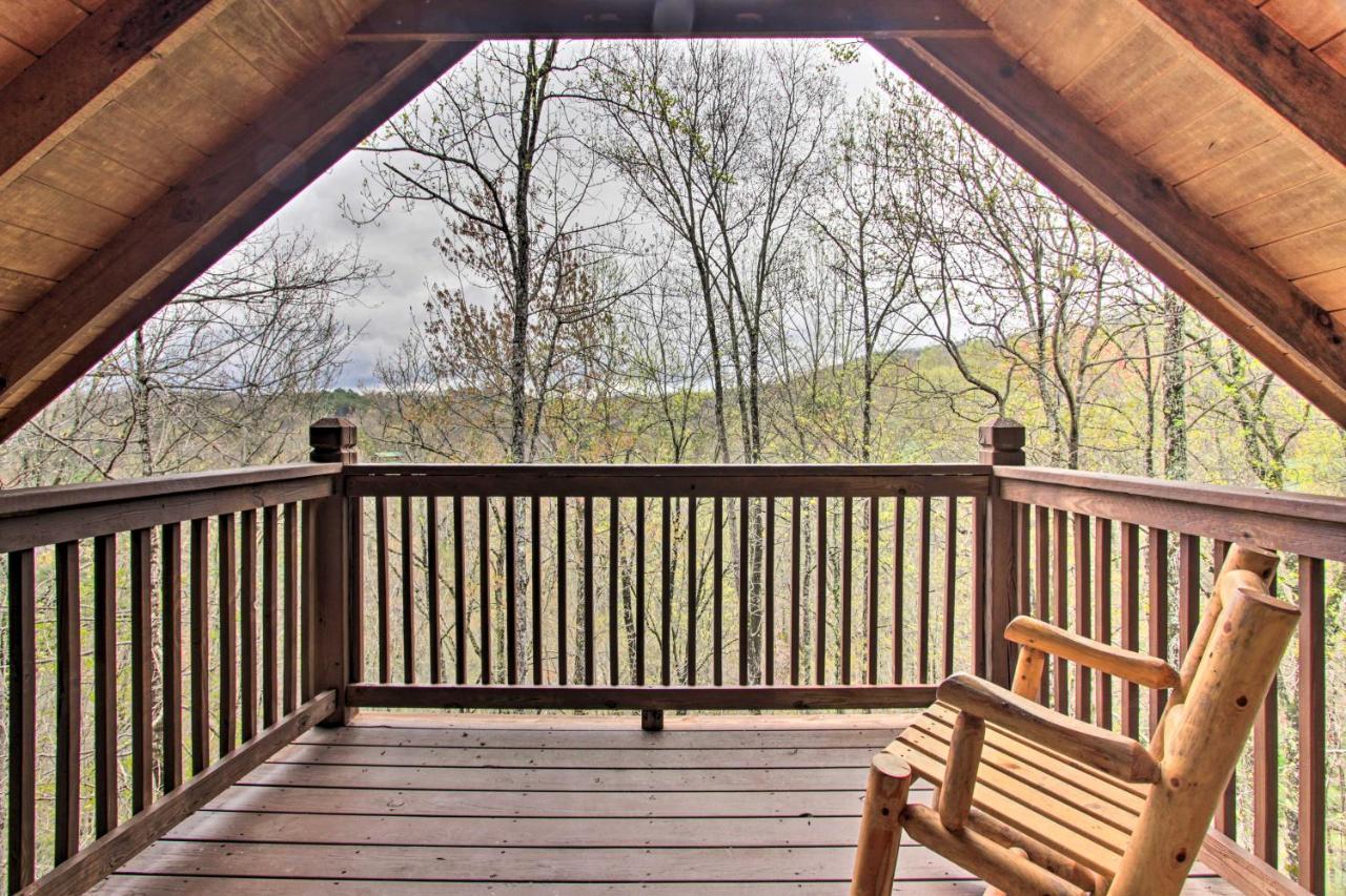 Sanctuary Hot Tub, Pool Table And Deck! Holiday home